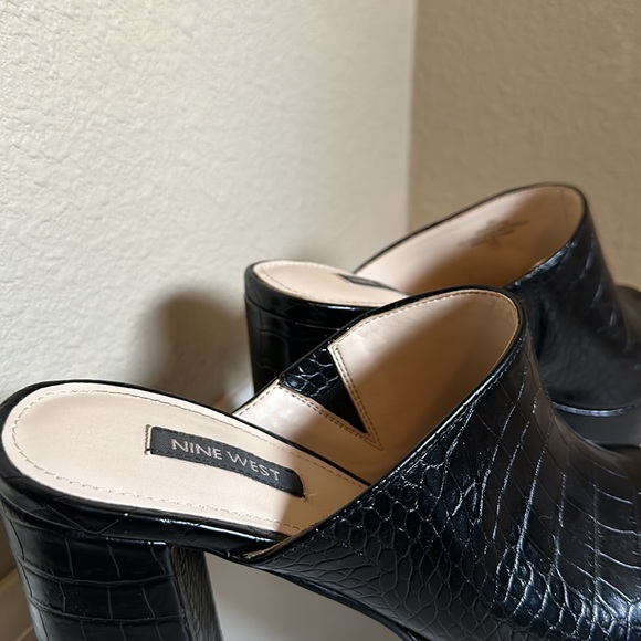 Nine West Platform Crocodile Print Peep-Toe Heels - Picture 2 of 4